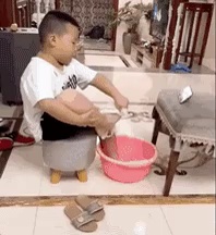 boy wash feet short MP4 video